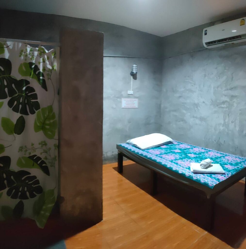 ห้องนวด มีห้องน้ำในตัว